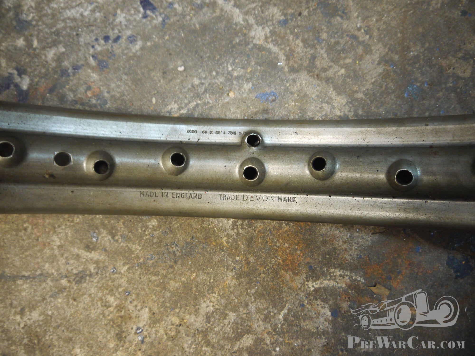 Amilcar and others - Three brand new 19" wheel rims