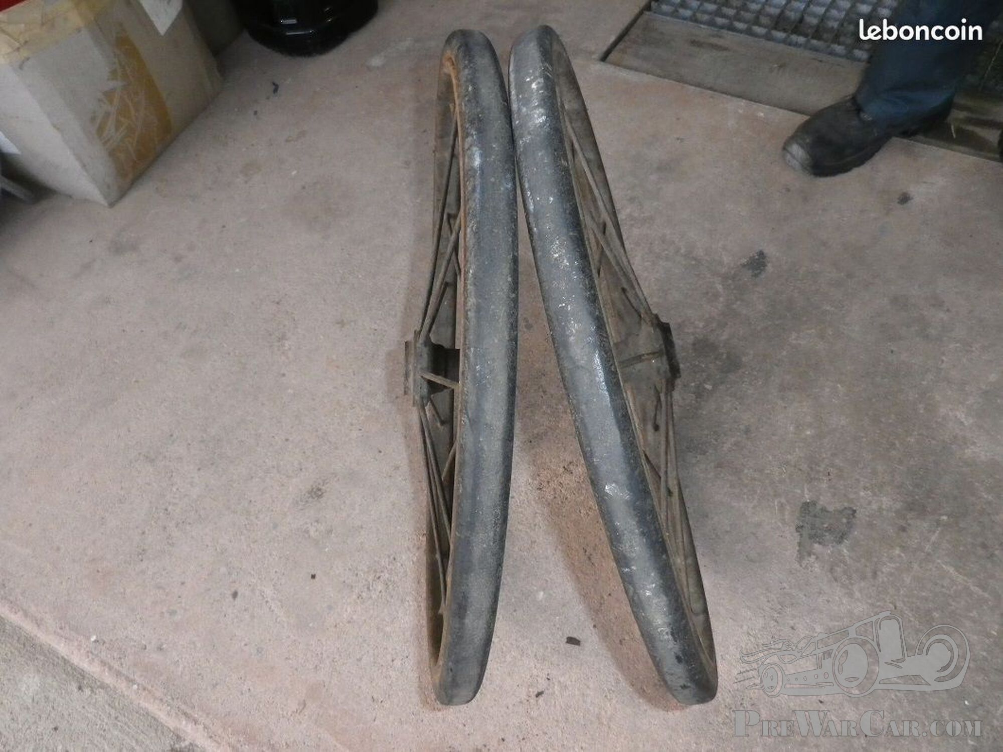 Set early Benz type front wheels