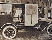 Il mistero del lunedì: Quale telaio si nasconde sotto questa ambulanza Pennock del 1915?