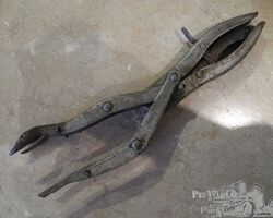 Unidentified tools for A variety of cars
