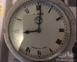 Montre Jaeger fond blanc avant guerre