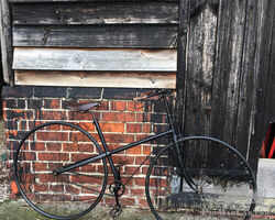 RARE CHILDS 1880'S CROSS FRAME SOLID TYRE SAFETY BICYCLE.