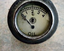 Oil pressure gauge 0 to 4lbs.
