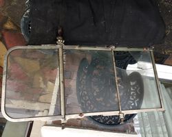 AUSTER  REAR SCREEN     ( MOTOR EQUIPMENT LTD)