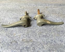 2 handles