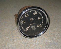 Smiths Black Face 100 psi Oil Pressure Gauge