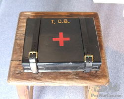 Touring  Club de Belgique : pharmacie de voyage et boîte de secours pour automobilistes 1924