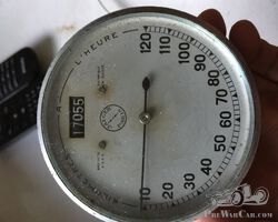 Compteur Jaeger 120 km/h en bon état  fond blanc