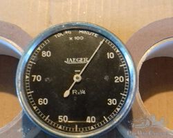 Jaeger rev counter up to 8000 rpm, nicely cut glass of 80 mm diameter, very good working order