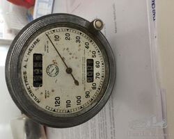 compteur Jaeger 120 km/h  fond Blanc en bon état avant guerre