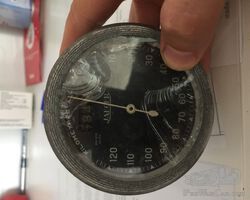 Compteur Jaeger 120 km/h  fond noir en bon état avant guerre