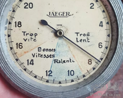 Compte tour Jaeger avant guerre d'origine en bon état complet .