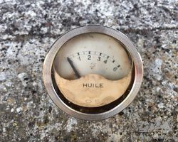 OS oil pressure gauge