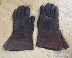 1930s well used and loved period motoring gauntlets / gloves.