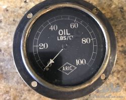 Aric oil pressure gauge