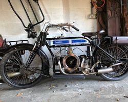 Douglas 4HP 600 CC
