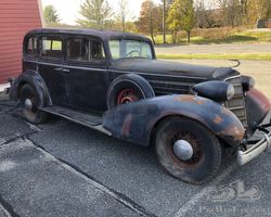1935 Cadillac 355 Sedan