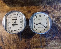 Jaeger speedo with white background,160 km/h