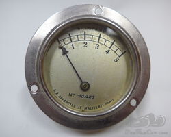 MALIVERT-paris rare oil pressure gauge. Bugatti.