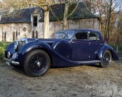Lagonda V12 Saloon, restored to high standards - ready for todays traffic