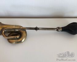 Brass Bulb Horn (curled)