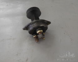 Alvis battery master switch