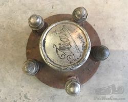 Fiat 501 hub with cap