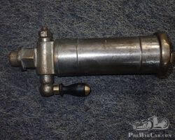 De dion bouton vis a vis engine oiler