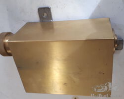 Réservoir d'huile pour compresseur, Oil tank for blower