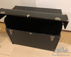Vintage large trunk in excellent condition