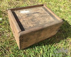 Chenard & Walcker wooden box
