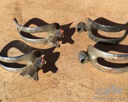 spare-wheel clamps