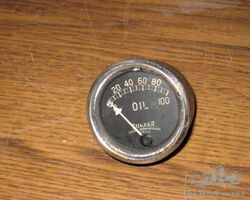 Eureka Small 100 psi Oil Pressure Gauge