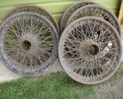 5 spoked wheels with 52 mm splined hubs.