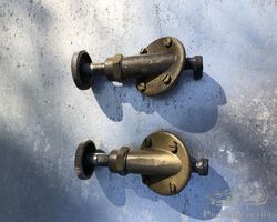 Pair of ODA catches