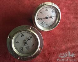 Smiths oil pressure gauges