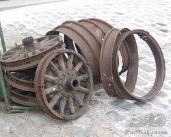 4 wheels with brake drums and 6 rims.