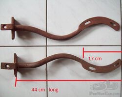 veteran fender brackets, runningboard brackets. L & R. Very solid & thick.
