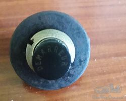 A starter button/Demarreur