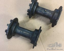 Pair of front hubs for a Cyclecar. Salmson, GN