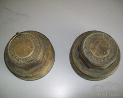 Set of 5 wooden wheels and 2 brass hubcaps for 12/16 Sunbeam