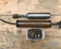 TECALEMIT GREASE GUN , GREASE NIPPLES AND VINTAGE OIL/GREASE GUN.