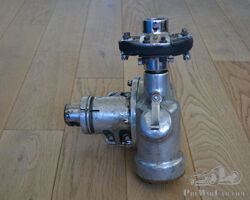 Steering gear with steering column