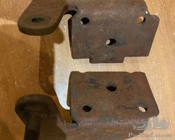Bentley rear shock absorber mounts
