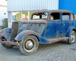 Ford V8 Model 40 Four Door sedan 1933