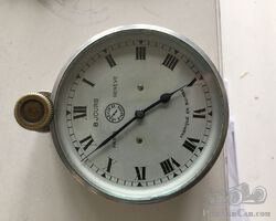 montre jaeger fond blanc avant guerre 8 jours