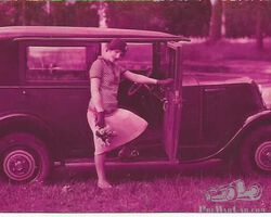 Renault car with nice woman