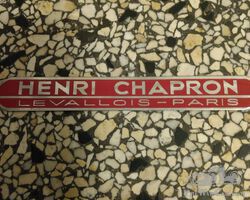 Henri Chapron Le Vallois-Paris badge