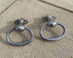 2 door handles