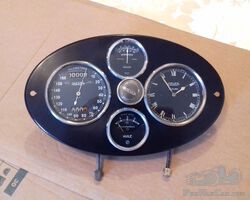 Bugatti dashboard with tachymeter up to 160 km/h, overhauled Jaeger clock